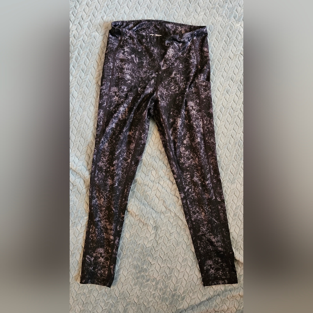 Zella Black and Gray Patterned Leggings